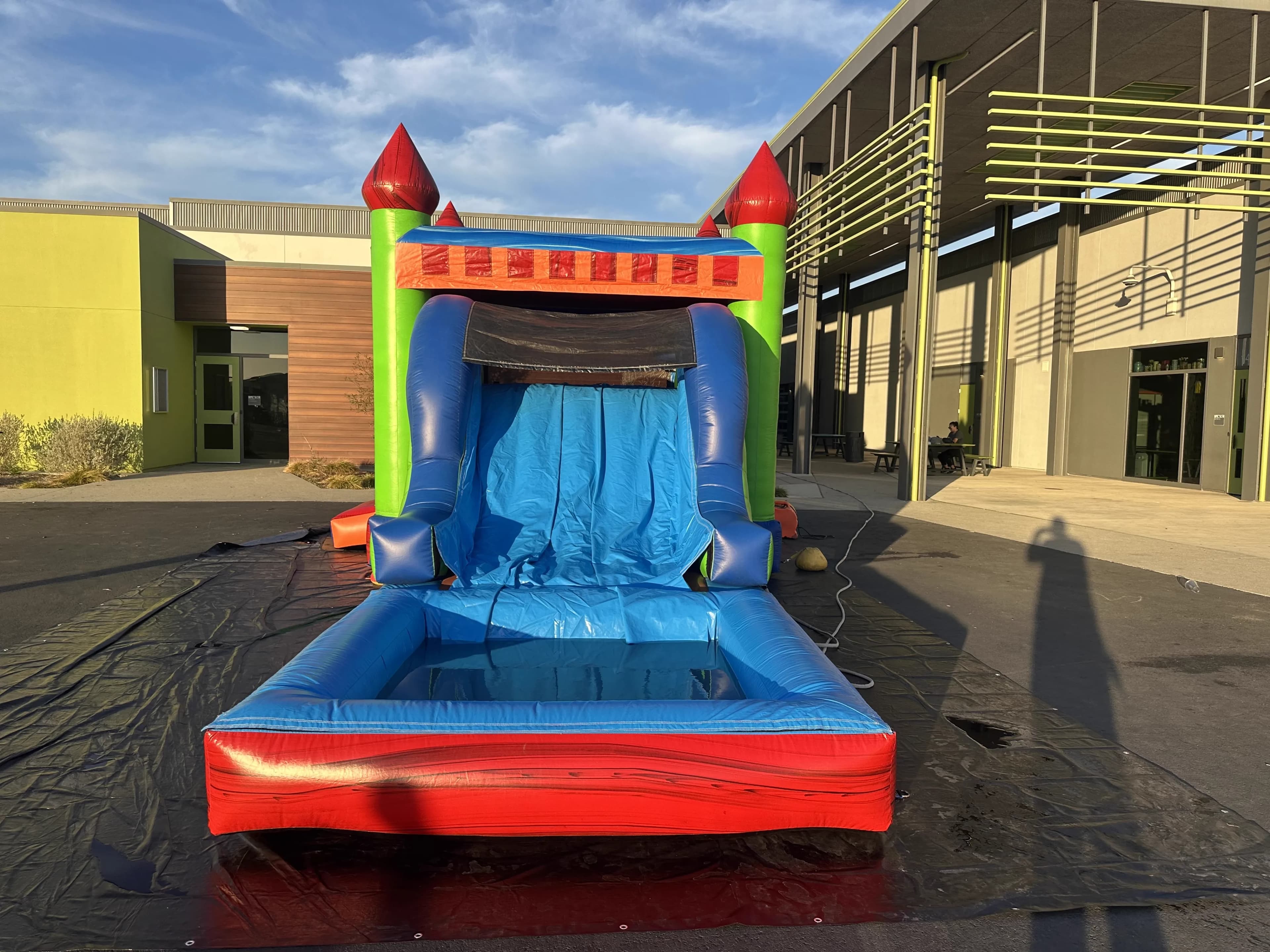 Side view(2) of the 5 in 1 Ocean Wave Castle Combo.