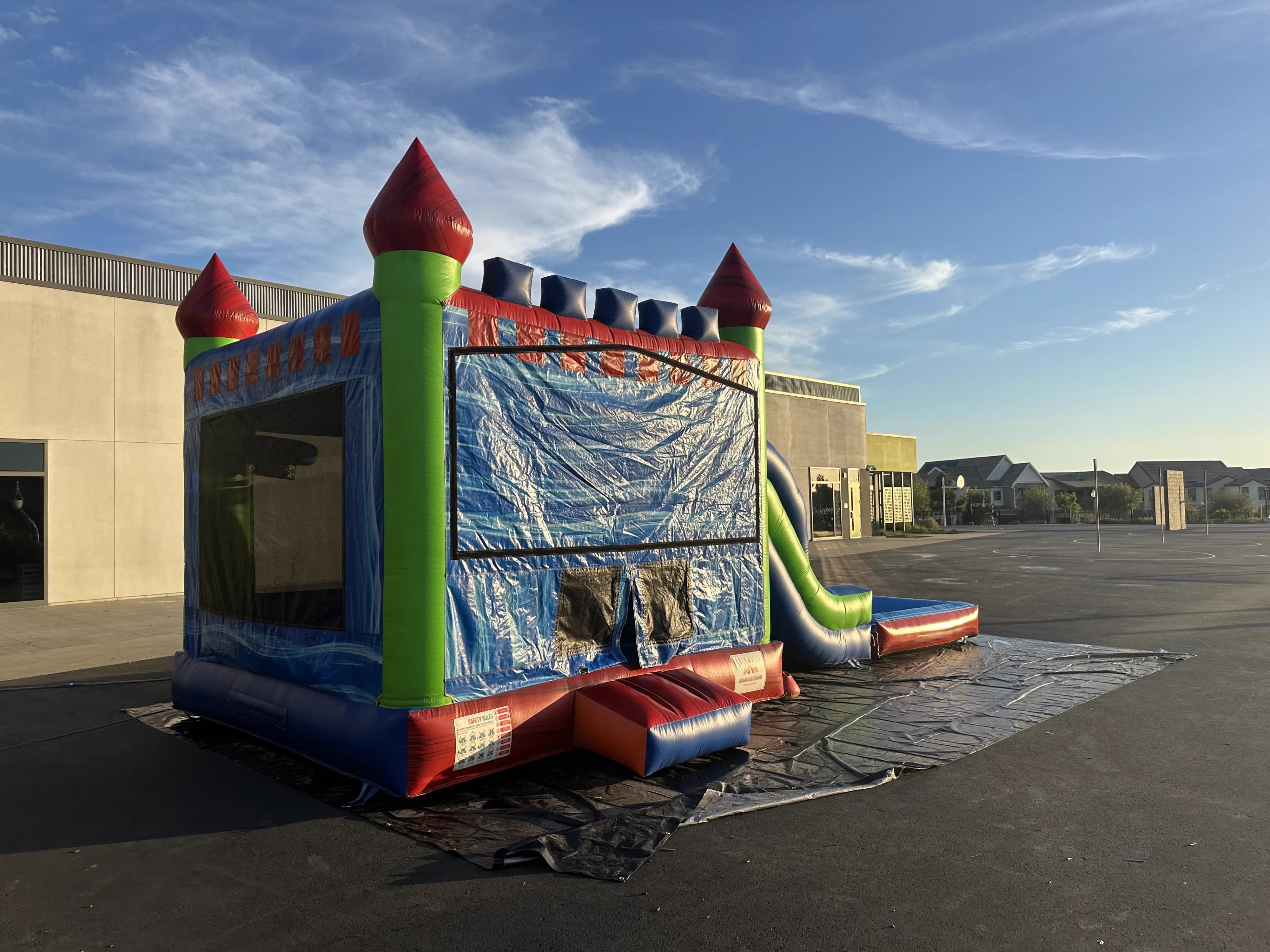Side view(5) of the 5 in 1 Ocean Wave Castle Combo.