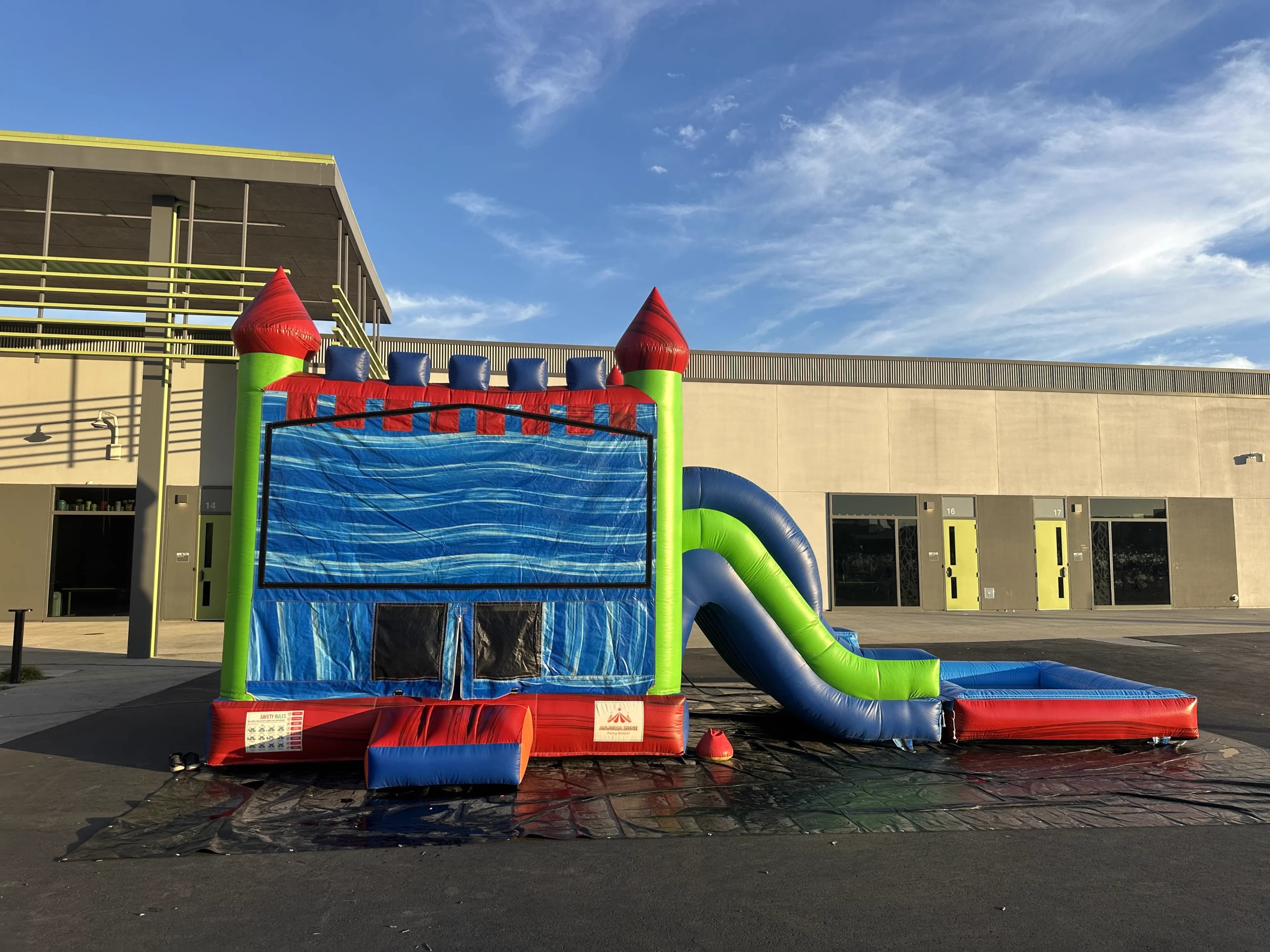 Side view(2) of the 5 in 1 Ocean Wave Castle Combo.
